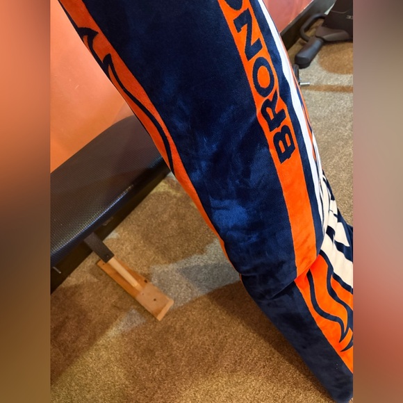 Northwest officially licensed Denver Broncos super plush Body Pillow NWOT - Picture 5 of 8